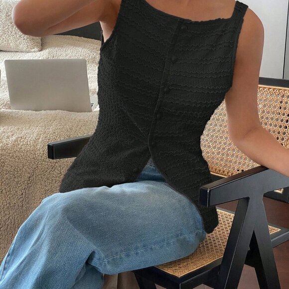 Black Casual Women's Buttoned Front Sleeveless Minimalist Blouse - Picture 5 of 7